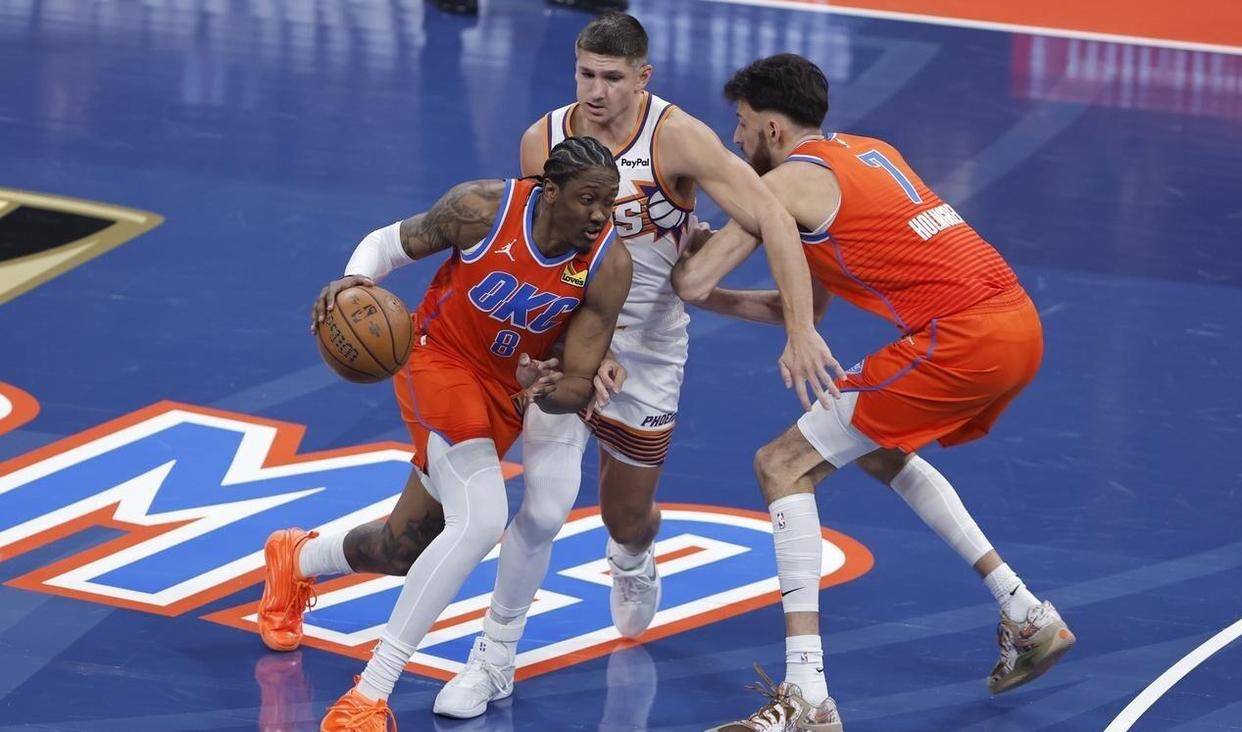 关于意大利杯冲刺阶段再迎强敌；洛杉矶湖人豪取连胜；主帅态度——媒体盛赞；赛程密集仍需轮换的信息